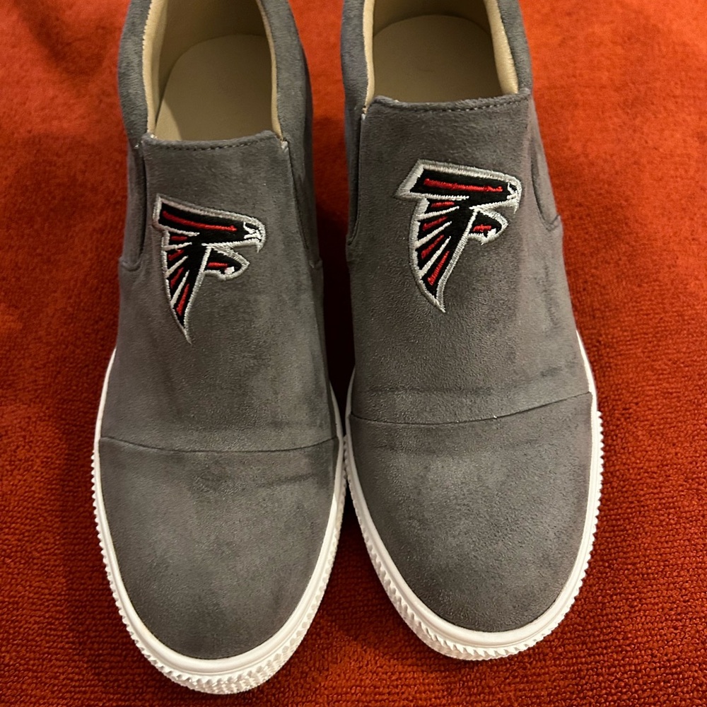 Size 7 suede Atlanta Falcons booties
